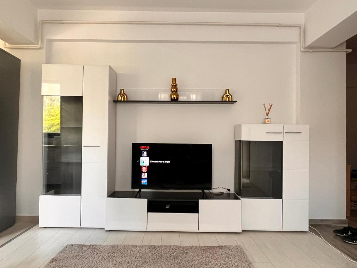 2 Rooms Apartment Airy & Bright Relax Iasi Exterior foto